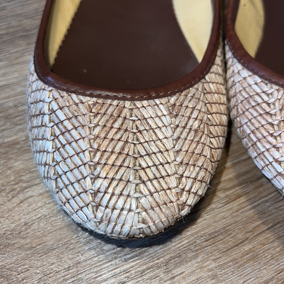 Flats - Picture 2 of 4